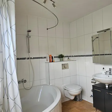 Апартаменты Neu Ganze Boxspringbett & Gartenzugang *
